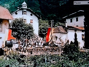 Dorffest mit Krönung der Weinkönigin aus dem Film: Mein Schatz ist aus Tirol