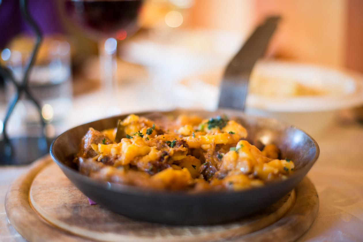 Bauerngröstl und Herrengröstl - Die Südtiroler und das Alpenland Südtirol