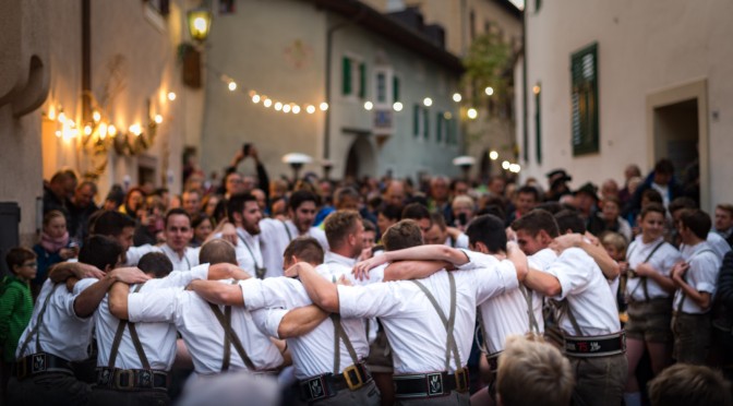 Traminer Schuhplattler auf dem Weingassl